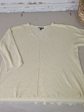 Eileen Fisher Pale Yellow V-Neck Lightweight Knit Size Med